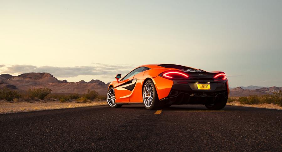  McLaren 570S Coupe 2015 года  (фото 32 из 38)